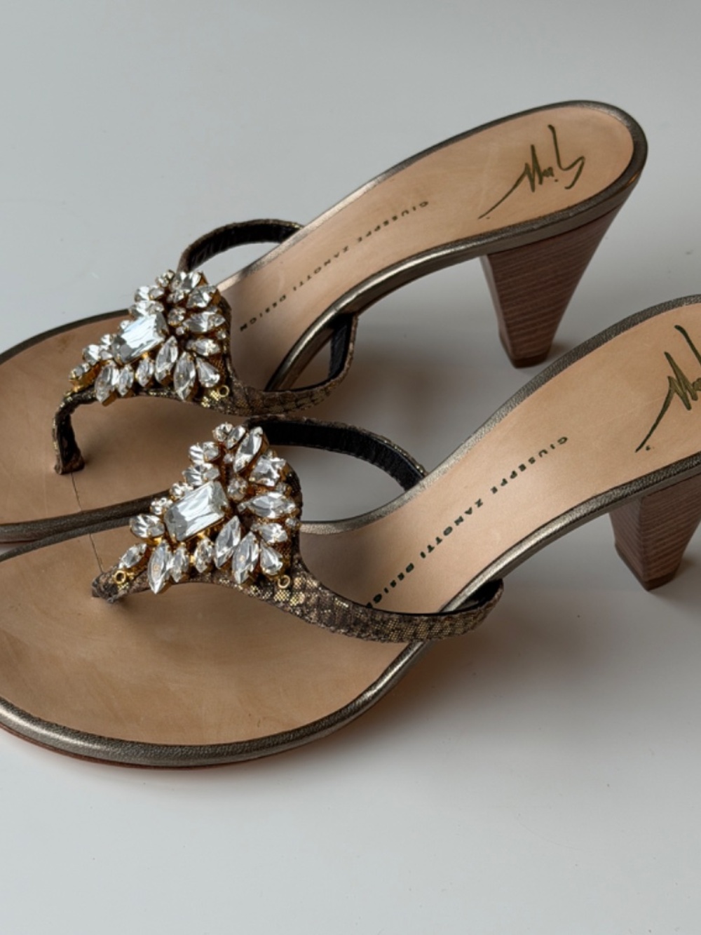 Giuseppe Zanotti vintage crystal embellished metallic gold thong sandals, IT 38 - Picture 10 of 13
